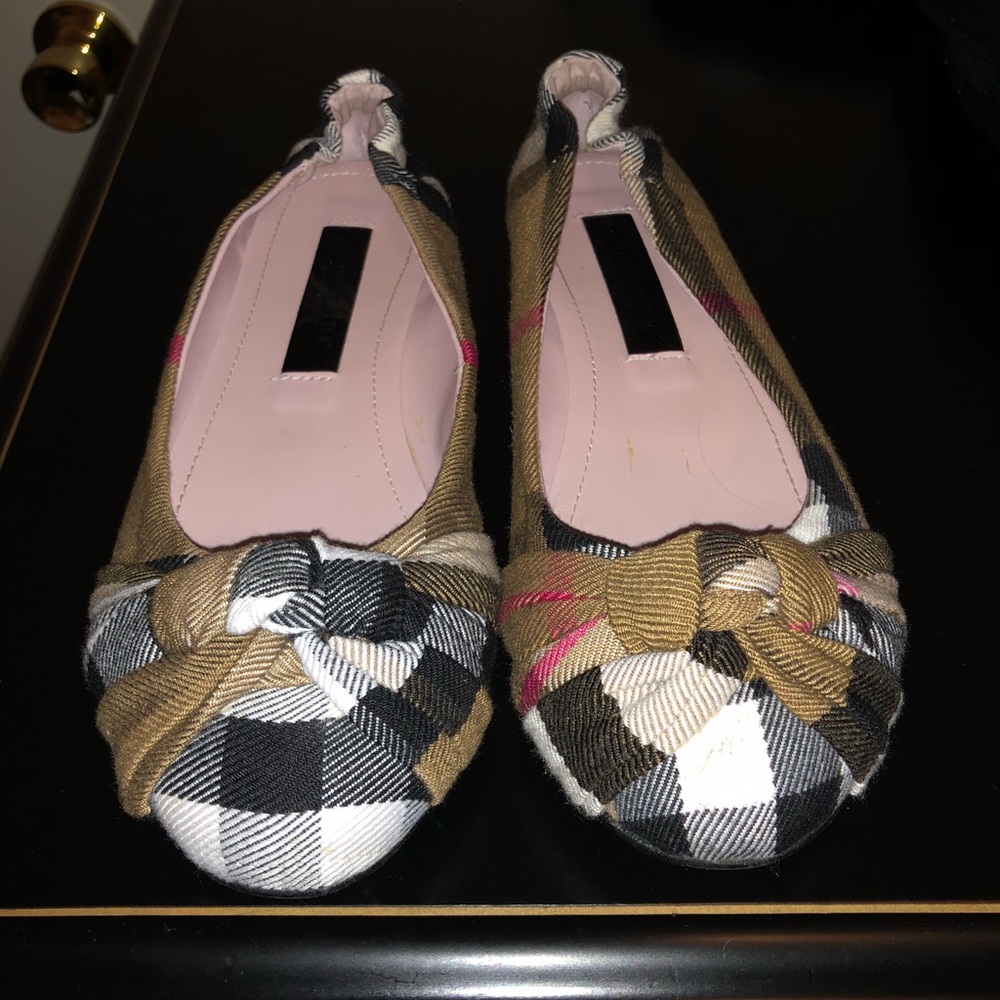 100% authentic Burberry flats sz38=6